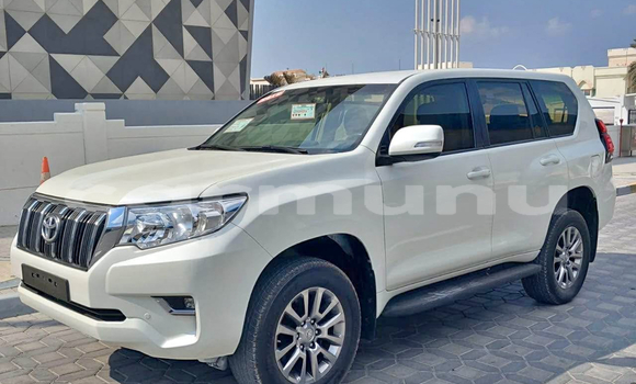 Acheter Occasion Voiture Toyota Prado Blanc à Brazzaville, Commune de Brazzaville Acheter Occasion Voiture Toyota Prado Blanc à Brazzaville, Commune de Brazzaville