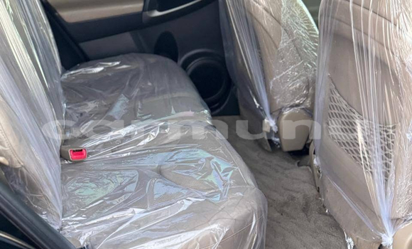 Acheter Occasion Voiture Toyota Prado Blanc à Brazzaville, Commune de Brazzaville Acheter Occasion Voiture Toyota Prado Blanc à Brazzaville, Commune de Brazzaville