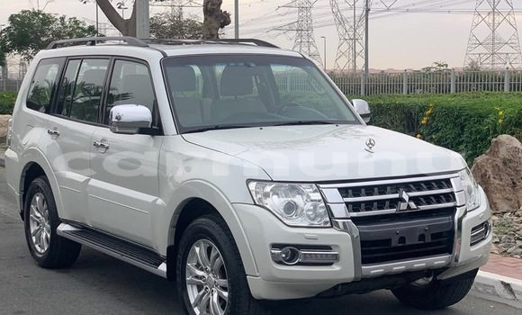 Acheter Occasion Voiture Mitsubishi Pajero Blanc à Pointe–Noire, Région du Kouilou Acheter Occasion Voiture Mitsubishi Pajero Blanc à Pointe–Noire, Région du Kouilou