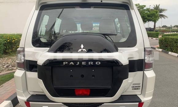 Acheter Occasion Voiture Mitsubishi Pajero Blanc à Pointe–Noire, Région du Kouilou Acheter Occasion Voiture Mitsubishi Pajero Blanc à Pointe–Noire, Région du Kouilou