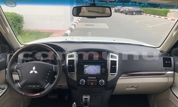 Acheter Occasion Voiture Mitsubishi Pajero Blanc à Pointe–Noire, Région du Kouilou Acheter Occasion Voiture Mitsubishi Pajero Blanc à Pointe–Noire, Région du Kouilou