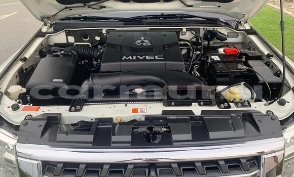 Acheter Occasion Voiture Mitsubishi Pajero Blanc à Pointe–Noire, Région du Kouilou Acheter Occasion Voiture Mitsubishi Pajero Blanc à Pointe–Noire, Région du Kouilou