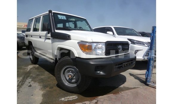 Buy Import Toyota Land Cruiser White Car in Import - Dubai in Region of Bouenza Buy Import Toyota Land Cruiser White Car in Import - Dubai in Region of Bouenza