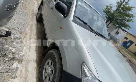 Buy Used Toyota Hiluxe VIGO White Car in Brazzaville in Municipality of Brazzaville Buy Used Toyota Hiluxe VIGO White Car in Brazzaville in Municipality of Brazzaville