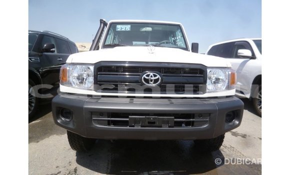 Buy Import Toyota Land Cruiser White Car in Import - Dubai in Region of Bouenza Buy Import Toyota Land Cruiser White Car in Import - Dubai in Region of Bouenza
