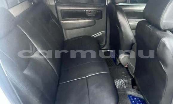 Buy Used Toyota Hiluxe VIGO White Car in Brazzaville in Municipality of Brazzaville Buy Used Toyota Hiluxe VIGO White Car in Brazzaville in Municipality of Brazzaville