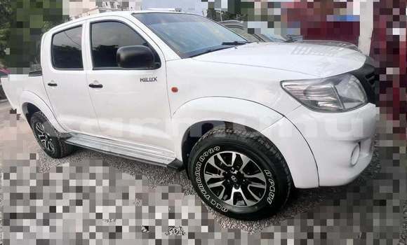Buy Used Toyota Hiluxe VIGO White Car in Brazzaville in Municipality of Brazzaville Buy Used Toyota Hiluxe VIGO White Car in Brazzaville in Municipality of Brazzaville