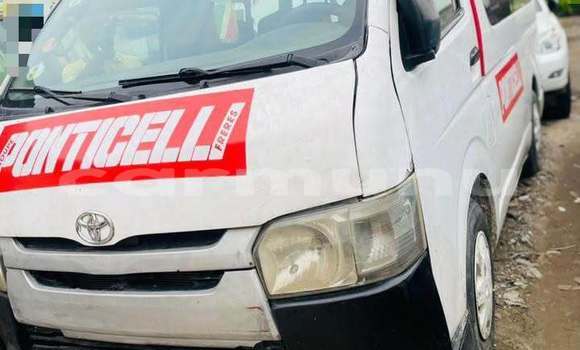 Buy Used Toyota Hiace White Car in Brazzaville in Municipality of Brazzaville Buy Used Toyota Hiace White Car in Brazzaville in Municipality of Brazzaville