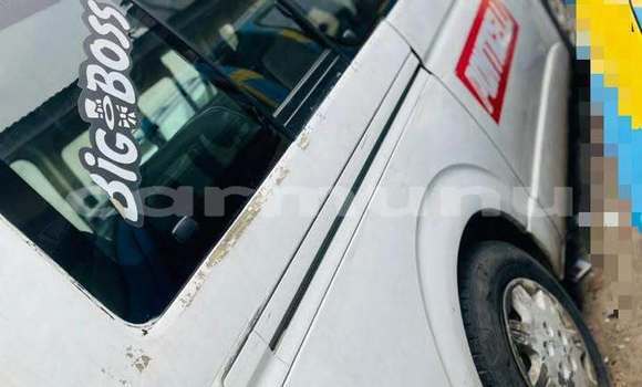 Buy Used Toyota Hiace White Car in Brazzaville in Municipality of Brazzaville Buy Used Toyota Hiace White Car in Brazzaville in Municipality of Brazzaville