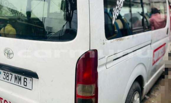 Buy Used Toyota Hiace White Car in Brazzaville in Municipality of Brazzaville Buy Used Toyota Hiace White Car in Brazzaville in Municipality of Brazzaville