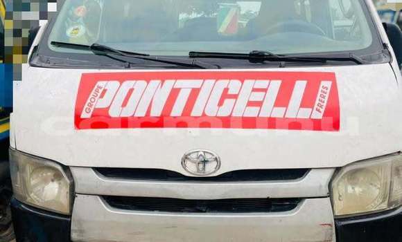 Buy Used Toyota Hiace White Car in Brazzaville in Municipality of Brazzaville Buy Used Toyota Hiace White Car in Brazzaville in Municipality of Brazzaville