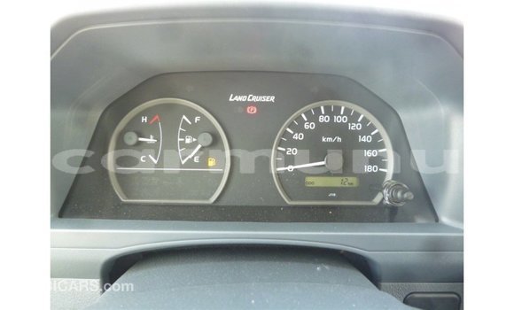 Buy Import Toyota Land Cruiser White Car in Import - Dubai in Region of Bouenza Buy Import Toyota Land Cruiser White Car in Import - Dubai in Region of Bouenza