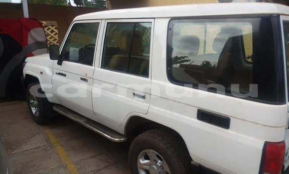 Acheter Occasion Voiture Toyota Land Cruiser Blanc à Brazzaville, Commune de Brazzaville Acheter Occasion Voiture Toyota Land Cruiser Blanc à Brazzaville, Commune de Brazzaville