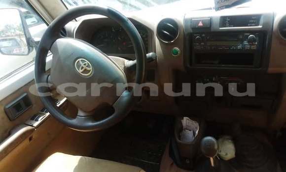 Acheter Occasion Voiture Toyota Land Cruiser Blanc à Brazzaville, Commune de Brazzaville Acheter Occasion Voiture Toyota Land Cruiser Blanc à Brazzaville, Commune de Brazzaville
