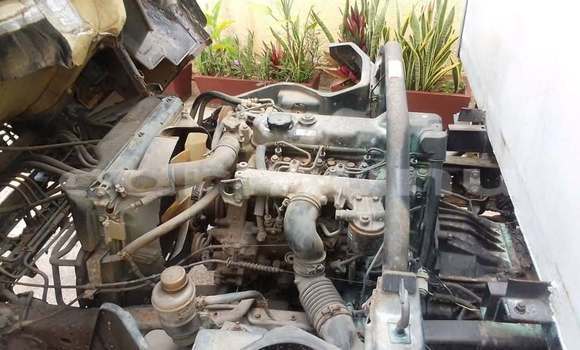 Acheter Occasion Voiture Mitsubishi Carisma Blanc à Brazzaville, Commune de Brazzaville Acheter Occasion Voiture Mitsubishi Carisma Blanc à Brazzaville, Commune de Brazzaville