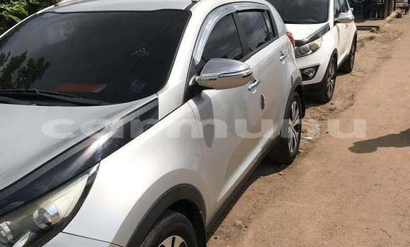 Acheter Occasion Voiture Kia Sportage Blanc à Brazzaville, Commune de Brazzaville Acheter Occasion Voiture Kia Sportage Blanc à Brazzaville, Commune de Brazzaville