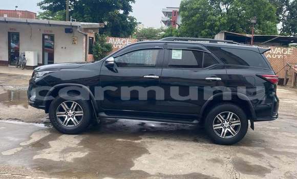 Acheter Occasion Voiture Toyota Fortuner Noir à Brazzaville, Commune de Brazzaville Acheter Occasion Voiture Toyota Fortuner Noir à Brazzaville, Commune de Brazzaville