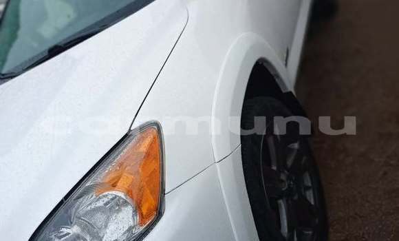 Acheter Occasion Voiture Toyota RAV4 Blanc à Brazzaville, Commune de Brazzaville Acheter Occasion Voiture Toyota RAV4 Blanc à Brazzaville, Commune de Brazzaville