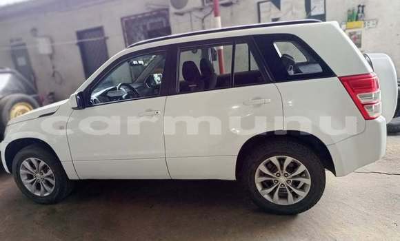 Acheter Occasion Voiture Suzuki Grand Vitara Blanc à Brazzaville, Commune de Brazzaville Acheter Occasion Voiture Suzuki Grand Vitara Blanc à Brazzaville, Commune de Brazzaville