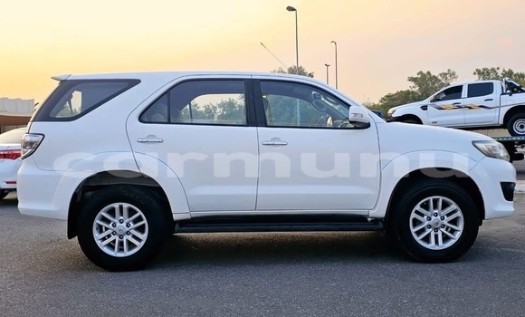 Acheter Occasion Voiture Toyota Fortuner Blanc à Brazzaville, Commune de Brazzaville Acheter Occasion Voiture Toyota Fortuner Blanc à Brazzaville, Commune de Brazzaville
