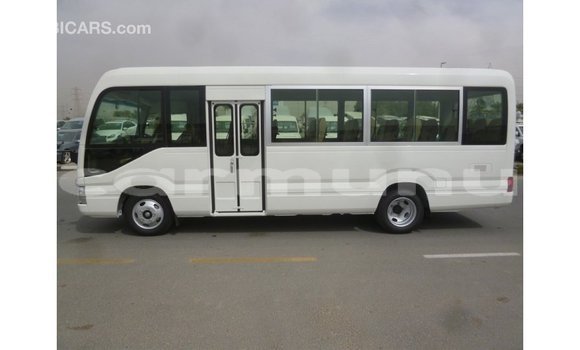 Acheter Import Voiture Toyota Coaster Blanc à Import - Dubai, Région de la Bouenza Acheter Import Voiture Toyota Coaster Blanc à Import - Dubai, Région de la Bouenza
