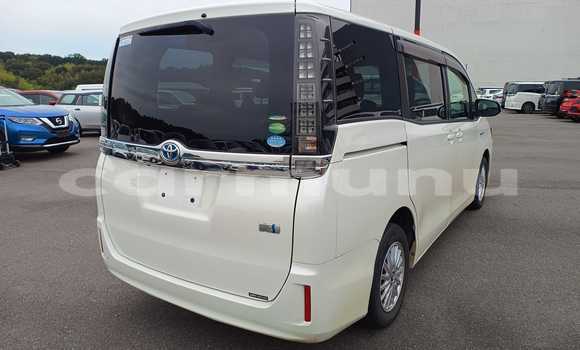 Buy Used Toyota Voxy White Car in Brazzaville in Municipality of Brazzaville Buy Used Toyota Voxy White Car in Brazzaville in Municipality of Brazzaville