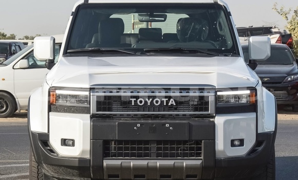 Acheter Neuf Voiture Toyota Prado Blanc à Brazzaville, Commune de Brazzaville Acheter Neuf Voiture Toyota Prado Blanc à Brazzaville, Commune de Brazzaville