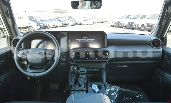 Acheter Neuf Voiture Toyota Prado Blanc à Brazzaville, Commune de Brazzaville Acheter Neuf Voiture Toyota Prado Blanc à Brazzaville, Commune de Brazzaville