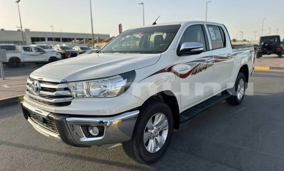 Acheter Occasion Voiture Toyota Hilux Blanc à Brazzaville, Commune de Brazzaville Acheter Occasion Voiture Toyota Hilux Blanc à Brazzaville, Commune de Brazzaville