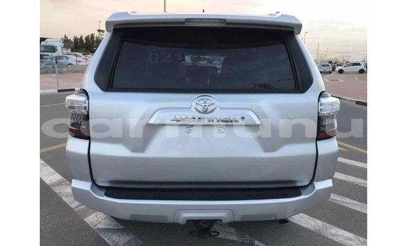 Buy Import Toyota HiAce Other Truck in Import - Dubai in Region of Bouenza Buy Import Toyota HiAce Other Truck in Import - Dubai in Region of Bouenza