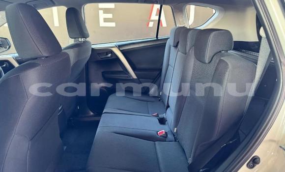 Acheter Occasion Voiture Toyota RAV4 Blanc à Brazzaville, Commune de Brazzaville Acheter Occasion Voiture Toyota RAV4 Blanc à Brazzaville, Commune de Brazzaville