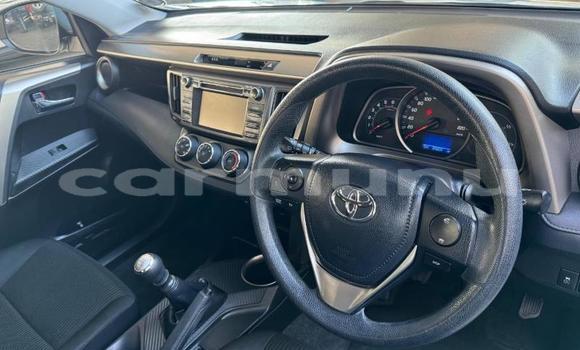 Acheter Occasion Voiture Toyota RAV4 Blanc à Brazzaville, Commune de Brazzaville Acheter Occasion Voiture Toyota RAV4 Blanc à Brazzaville, Commune de Brazzaville