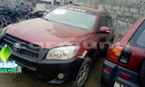 Acheter Occasion Voiture Toyota RAV4 Rouge à Brazzaville, Commune de Brazzaville Acheter Occasion Voiture Toyota RAV4 Rouge à Brazzaville, Commune de Brazzaville