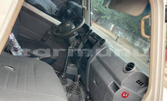 Buy Used Toyota bB White Car in Brazzaville in Municipality of Brazzaville Buy Used Toyota bB White Car in Brazzaville in Municipality of Brazzaville