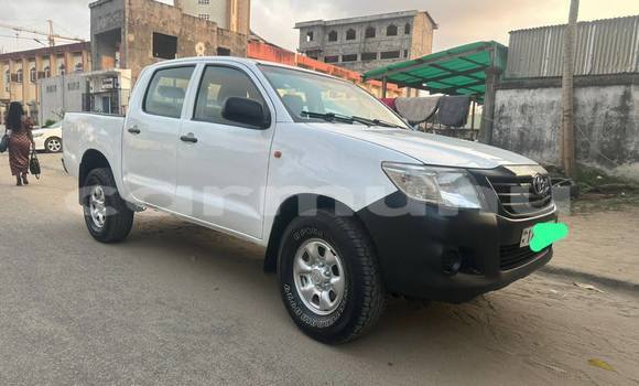 Buy Used Toyota Hilux White Car in Brazzaville in Municipality of Brazzaville Buy Used Toyota Hilux White Car in Brazzaville in Municipality of Brazzaville