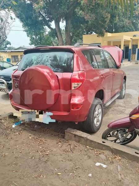 Big with watermark toyota rav4 region du kouilou pointe noire 8689