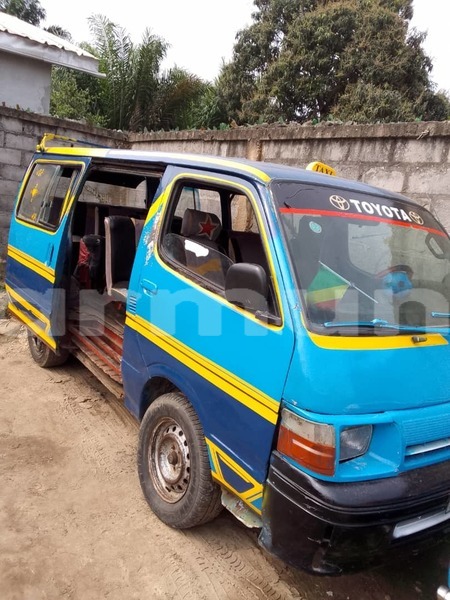 Big with watermark toyota hilux region du kouilou pointe noire 8715