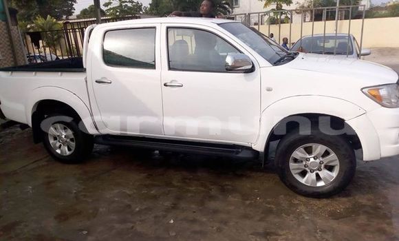 Buy Used Toyota Hilux White Car in Brazzaville in Municipality of Brazzaville Buy Used Toyota Hilux White Car in Brazzaville in Municipality of Brazzaville