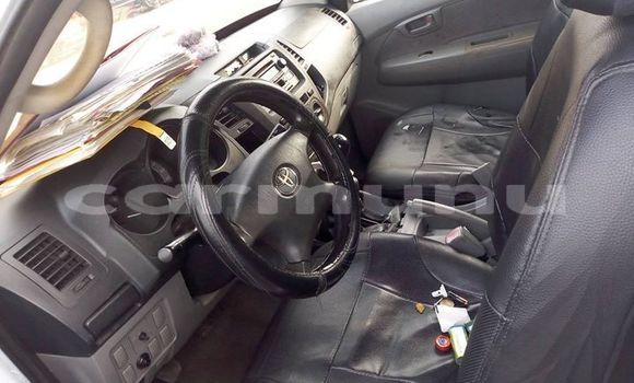 Buy Used Toyota Hilux White Car in Brazzaville in Municipality of Brazzaville Buy Used Toyota Hilux White Car in Brazzaville in Municipality of Brazzaville