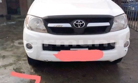 Buy Used Toyota Hilux White Car in Brazzaville in Municipality of Brazzaville Buy Used Toyota Hilux White Car in Brazzaville in Municipality of Brazzaville