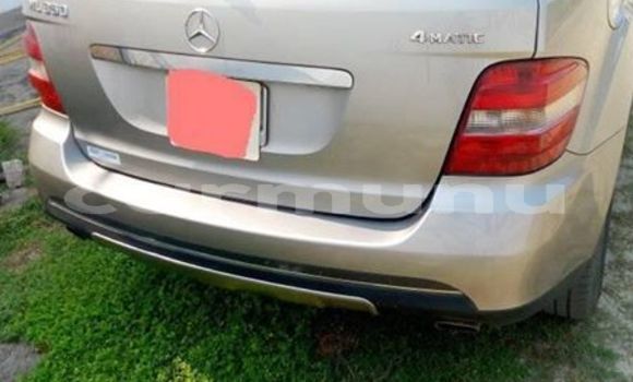 Buy Used Mercedes-Benz ML–Class Silver Car in Brazzaville in Municipality of Brazzaville Buy Used Mercedes-Benz ML–Class Silver Car in Brazzaville in Municipality of Brazzaville