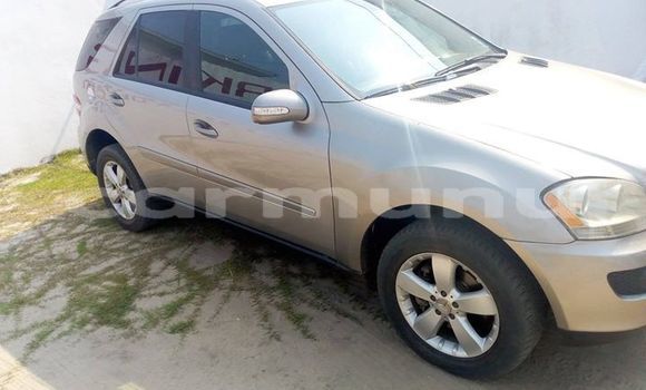 Buy Used Mercedes-Benz ML–Class Silver Car in Brazzaville in Municipality of Brazzaville Buy Used Mercedes-Benz ML–Class Silver Car in Brazzaville in Municipality of Brazzaville