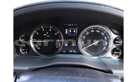 Acheter Import Voiture Toyota Land Cruiser Blanc à Import - Dubai, Région de la Bouenza Acheter Import Voiture Toyota Land Cruiser Blanc à Import - Dubai, Région de la Bouenza