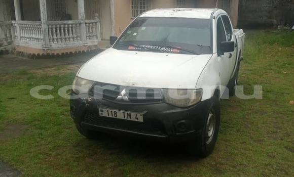 Acheter Occasion Voiture Mitsubishi L200 Blanc à Brazzaville, Commune de Brazzaville Acheter Occasion Voiture Mitsubishi L200 Blanc à Brazzaville, Commune de Brazzaville