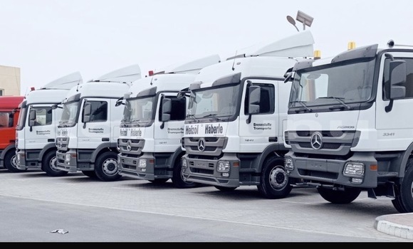 Buy Used Mercedes‒Benz Truck White Truck in Import - Dubai in Region of Bouenza Buy Used Mercedes‒Benz Truck White Truck in Import - Dubai in Region of Bouenza