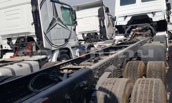 Buy Used Mercedes‒Benz Truck White Truck in Import - Dubai in Region of Bouenza Buy Used Mercedes‒Benz Truck White Truck in Import - Dubai in Region of Bouenza