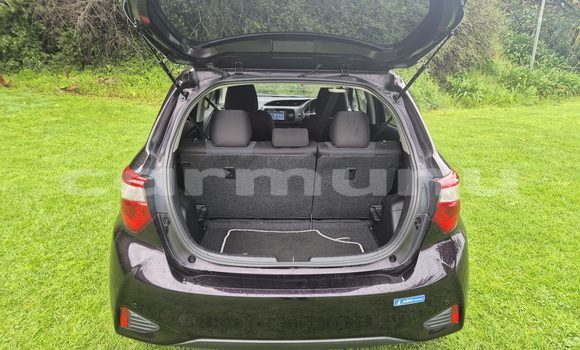 Acheter Occasion Voiture Toyota Vitz Noir à Brazzaville, Commune de Brazzaville Acheter Occasion Voiture Toyota Vitz Noir à Brazzaville, Commune de Brazzaville