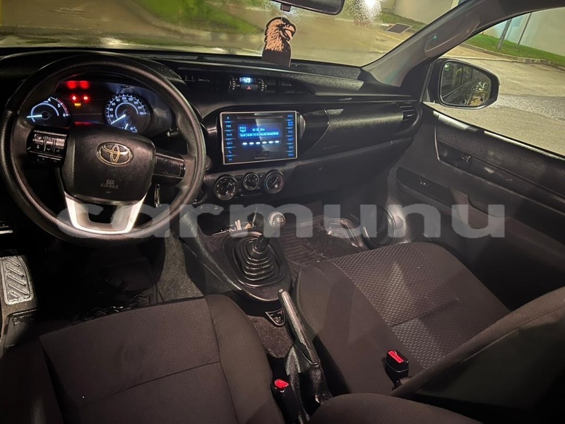 Big with watermark toyota hiluxe vigo region du kouilou pointe noire 8927