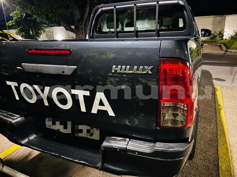 Big with watermark toyota hiluxe vigo region du kouilou pointe noire 8927