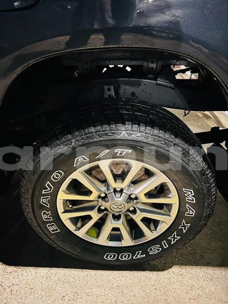 Big with watermark toyota hiluxe vigo region du kouilou pointe noire 8927